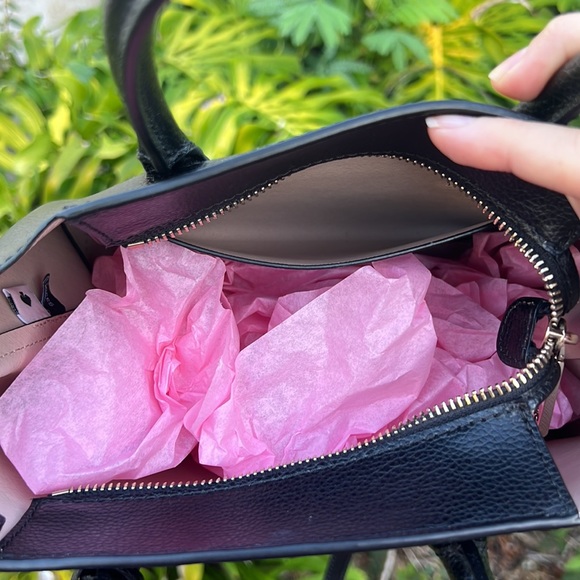 Kate Spade black eva pebble satchel or crossbody - Picture 4 of 6